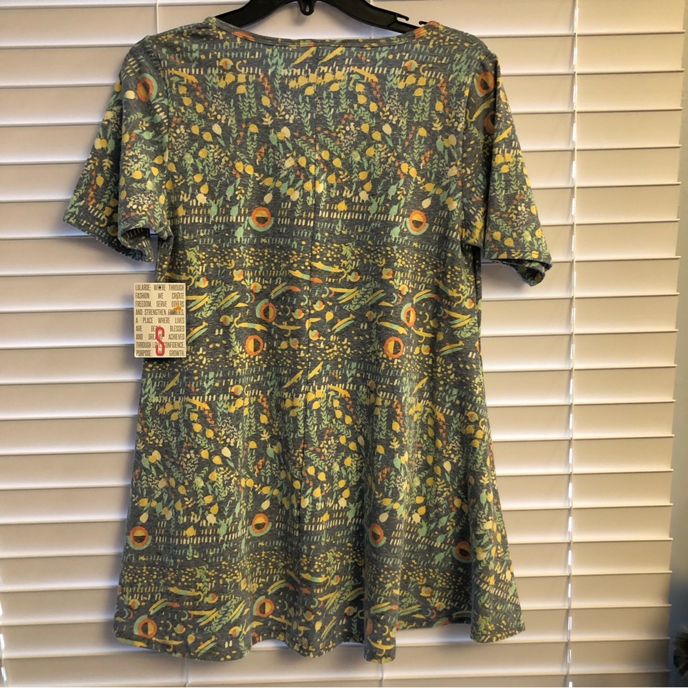 NWT LuLaRoe Perfect-T - Picture 2 of 4